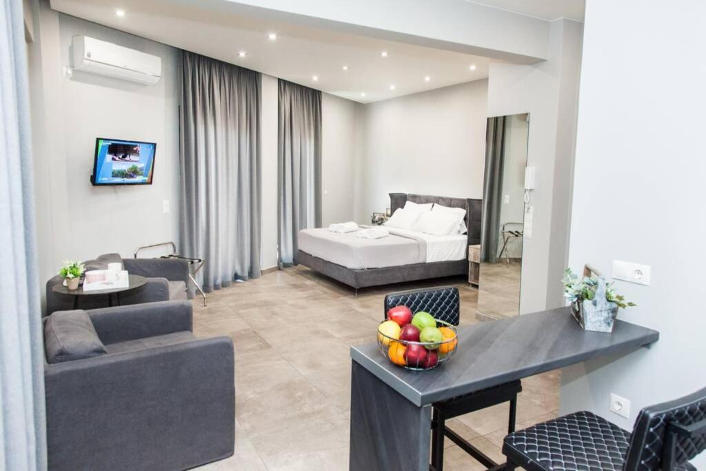E Spacious Cornered Brand New Studio Apartment E Atene Esterno foto