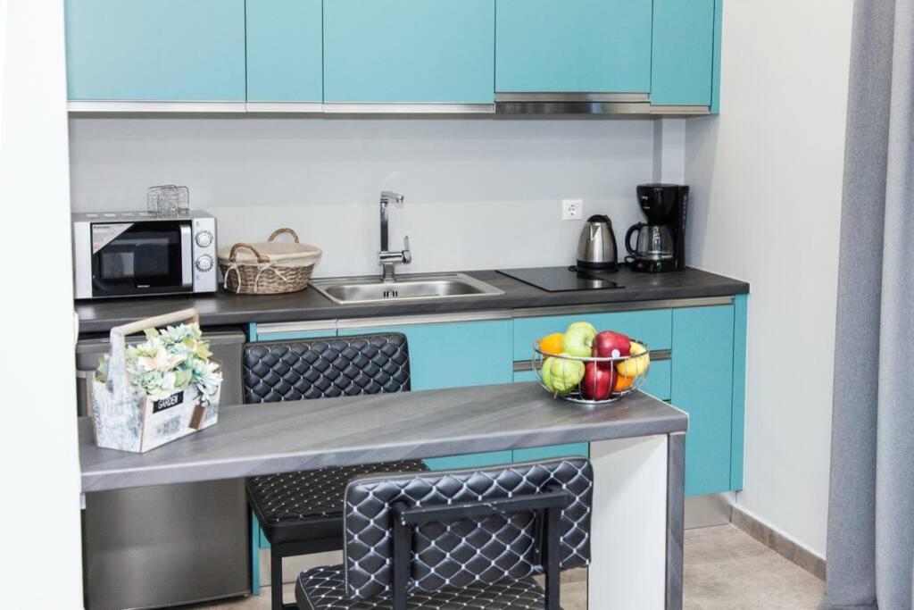E Spacious Cornered Brand New Studio Apartment E Atene Esterno foto