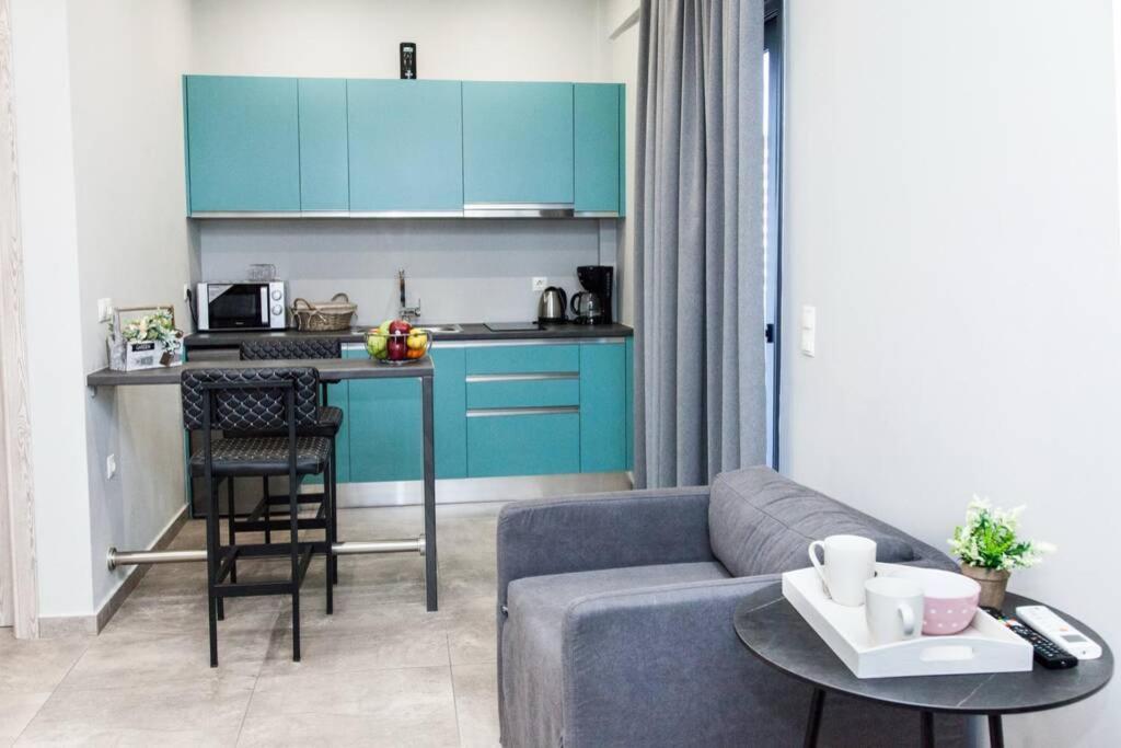 E Spacious Cornered Brand New Studio Apartment E Atene Esterno foto