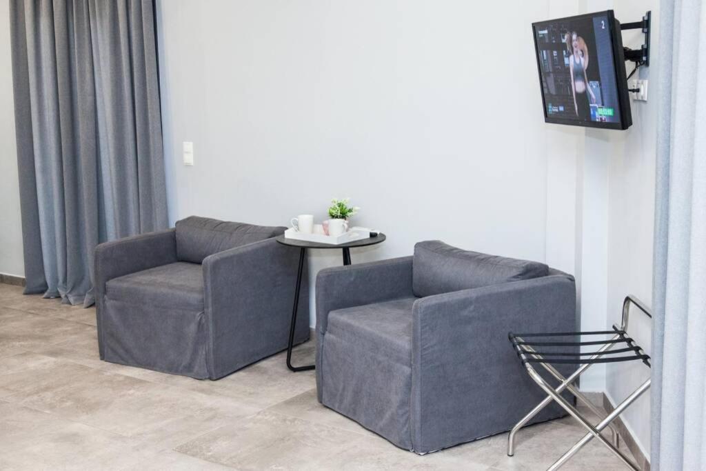 E Spacious Cornered Brand New Studio Apartment E Atene Esterno foto